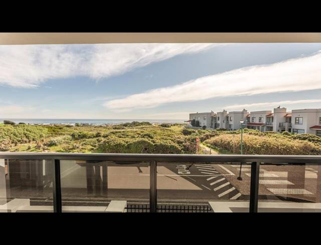 4 BEDROOM TOWNHOUSE FOR SALE IN MELKBOSSTRAND